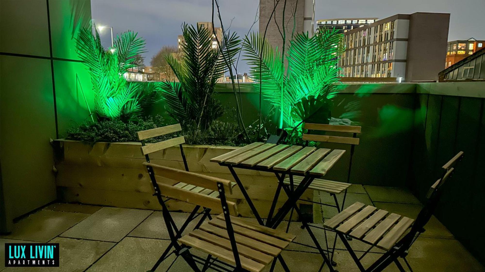 Lux Livin' Apartments - Luxury 2 Bed Apartment With Sky Garden Μάντσεστερ Δωμάτιο φωτογραφία