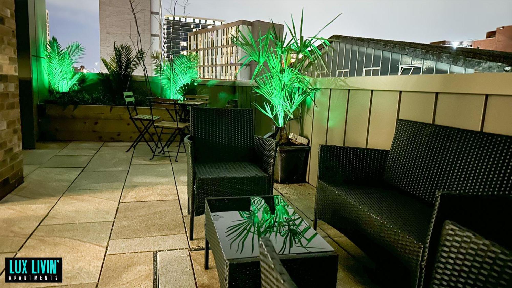 Lux Livin' Apartments - Luxury 2 Bed Apartment With Sky Garden Μάντσεστερ Δωμάτιο φωτογραφία